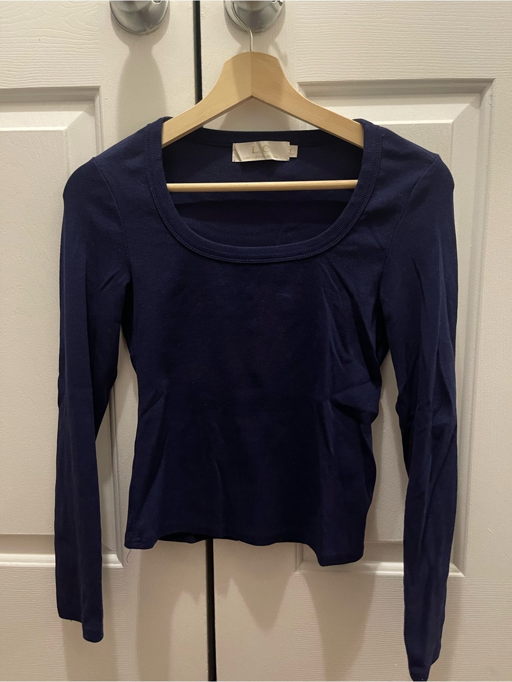 (NEW) Women's Navy Long-Sleeve Scoop Neck Top